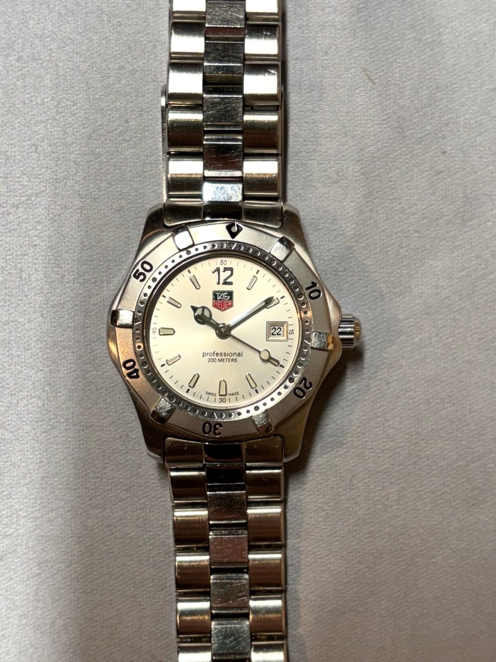 TAG Heuer Professional 200M Quartz Diver Watch White Dial Date Steel women’s